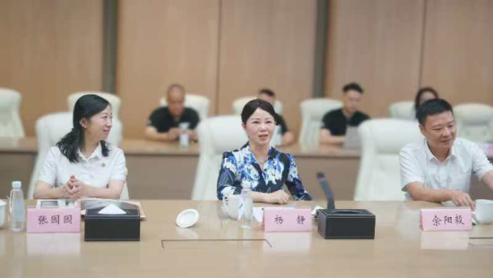 图为签约仪式现场。李雪 摄 图为签约仪式现场。李雪 摄