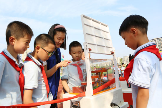 ͼΪ��ֳ������췽��ͼ