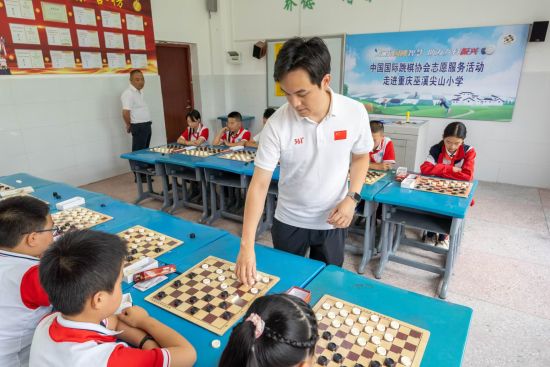 ������Ϫ���ڰ׸����������߲�ͯ��