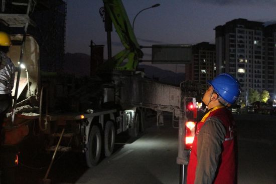 ͼΪ�������쿪�ݹ��繫˾һ�ߵ�������ά��ʩ���ֳ������ȶ����������쿪�ݹ��繫˾ ��ͼ