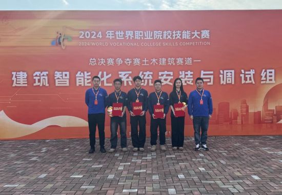 ͼΪ��������ߵ�ר��ѧУ���������ܻ�ϵͳ��װ������顱��������ŶӺ�Ӱ������Ƚ ��