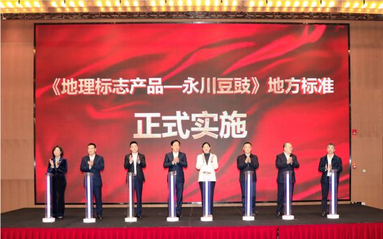 图为活动现场。 敖民极 摄 图为活动现场。 敖民极 摄