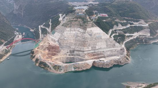 图为施工现场。廖星晨 摄 图为施工现场。廖星晨 摄