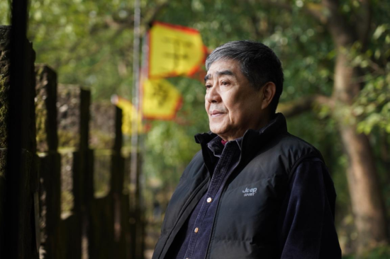 图为梁平游览钓鱼城。杨桦 摄 图为梁平游览钓鱼城。杨桦 摄