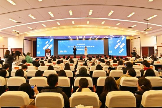 ͼΪ��ֳ������췽��ͼ