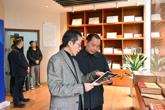 ͼΪ������פ�������ί�����Ρ���������������糤������Ҷ���������������̨�츱�������λ�����һ���������������س�������� ������ ��