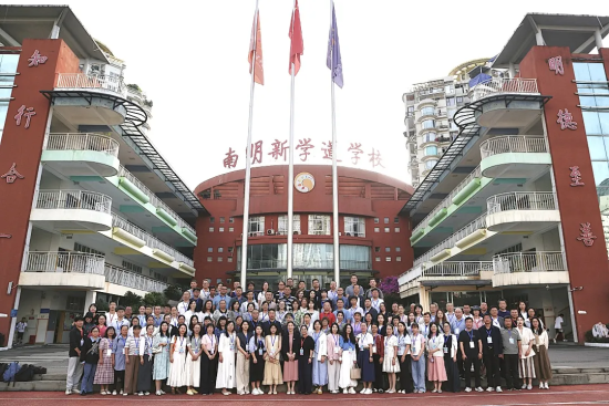 图为活动现场。重庆电视台《教育新视界》栏目 供图 图为活动现场。重庆电视台《教育新视界》栏目 供图