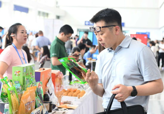 图为活动现场。周毅 摄 图为活动现场。周毅 摄
