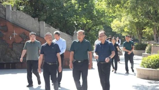 图为调研指导工作现场。城口职教中心 供图 图为调研指导工作现场。城口职教中心 供图
