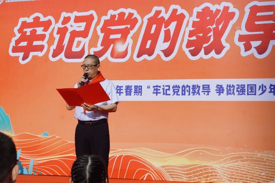 图为活动现场。重庆电视台《教育新视界》栏目 供图 图为活动现场。重庆电视台《教育新视界》栏目 供图