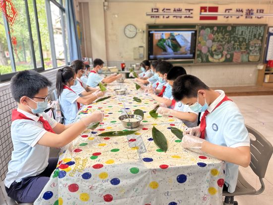 图为活动现场。名校联合外语小学校 供图 图为活动现场。名校联合外语小学校 供图