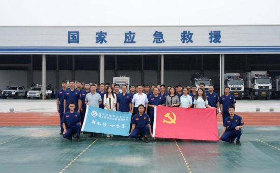 图为重庆市精神卫生中心组织心理主题巡讲队到重庆市专业应急救援总队开展心理辅导。 重庆市精神卫生中心 供图 图为重庆市精神卫生中心组织心理主题巡讲队到重庆市专业应急救援总队开展心理辅导。 重庆市精神卫生中心 供图