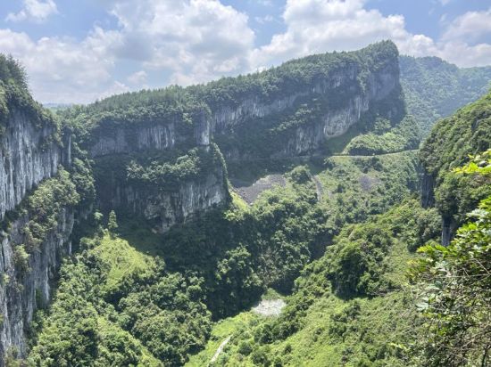 图为武隆天生三桥景区。 马佳欣 摄 图为武隆天生三桥景区。 马佳欣 摄