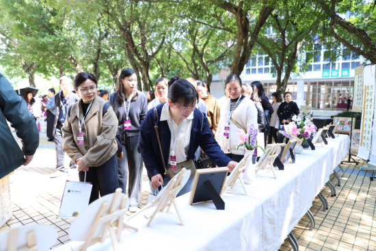 图为“五育融合”家长开放周活动。长寿中学 供图 图为“五育融合”家长开放周活动。长寿中学 供图
