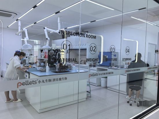 图为工作人员在研发测试中。刘溪涵 摄 图为工作人员在研发测试中。刘溪涵 摄