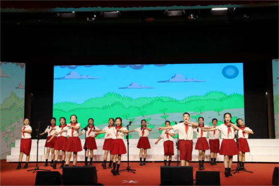 图为城口红军小学《井冈山下种南瓜》合唱节目表演。城口县教委 供图 图为城口红军小学《井冈山下种南瓜》合唱节目表演。城口县教委 供图