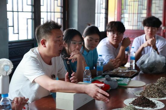 实践团体验中药香囊制作。重庆师范大学数学科学学院 实践团体验中药香囊制作。重庆师范大学数学科学学院