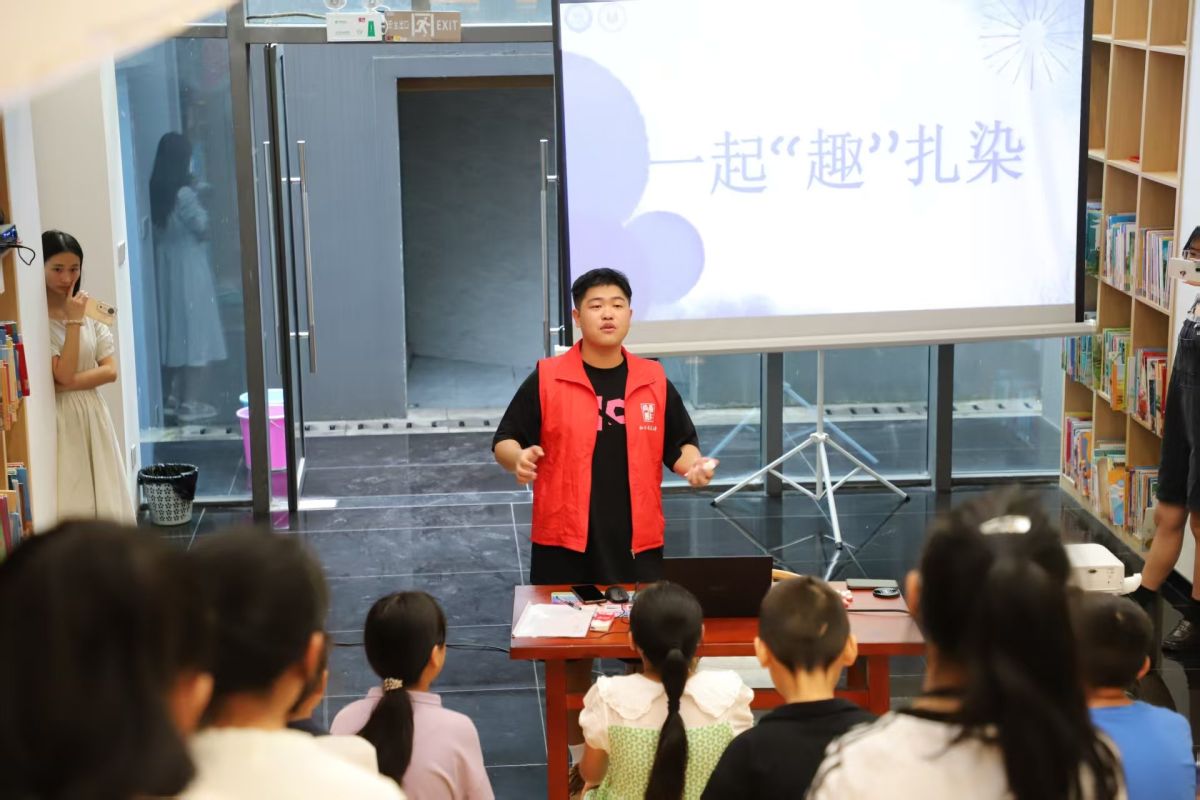 图为活动现场。重庆第二师范学院美术学院 供图 图为活动现场。重庆第二师范学院美术学院 供图