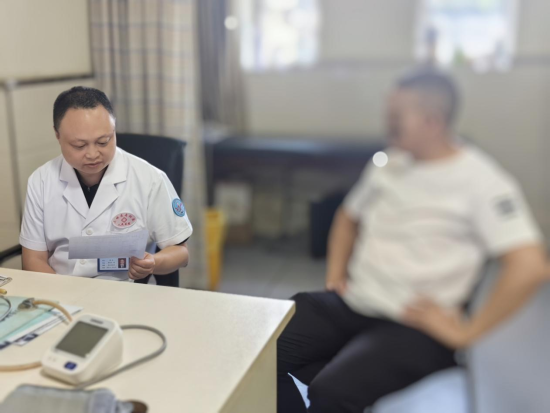 图为乙肝临床治愈门诊现场。 重庆市三峡医药高等专科学校附属人民医院 供图 图为乙肝临床治愈门诊现场。 重庆市三峡医药高等专科学校附属人民医院 供图