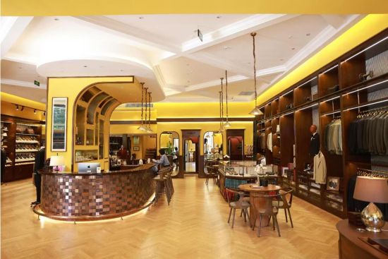 图为萨唯尔高级定制店。李晨 摄 图为萨唯尔高级定制店。李晨 摄