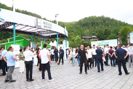 图为展销活动现场。马佳欣摄 图为展销活动现场。马佳欣摄