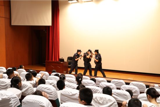 图为活动现场。陈智慧 摄 图为活动现场。陈智慧 摄