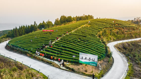 图为綦江区石角镇新农村一景。 綦江区委统战部 供图 图为綦江区石角镇新农村一景。 綦江区委统战部 供图