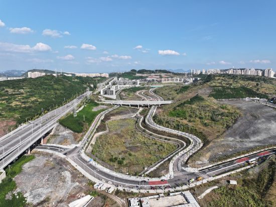 图为重庆空港新城鸽子沟片区路网。中交二航局供图 图为重庆空港新城鸽子沟片区路网。中交二航局供图