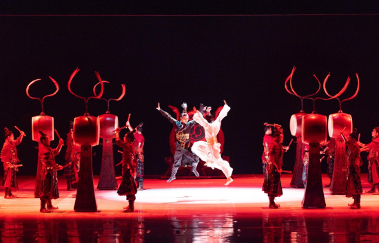 图为《水月洛神》演出场景。活动主办方供图 图为《水月洛神》演出场景。活动主办方供图