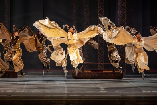 图为《水月洛神》演出场景。活动主办方供图 图为《水月洛神》演出场景。活动主办方供图