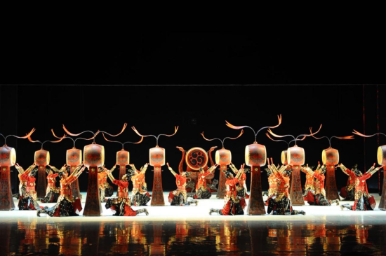 图为《水月洛神》演出场景。活动主办方供图 图为《水月洛神》演出场景。活动主办方供图