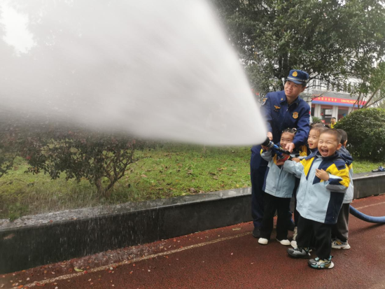 ͼΪСԱЭָߡϴѧ׶԰ͼ