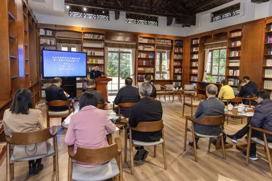 ͼΪ��ֳ��� �����е����м�����Ժ��ͼ