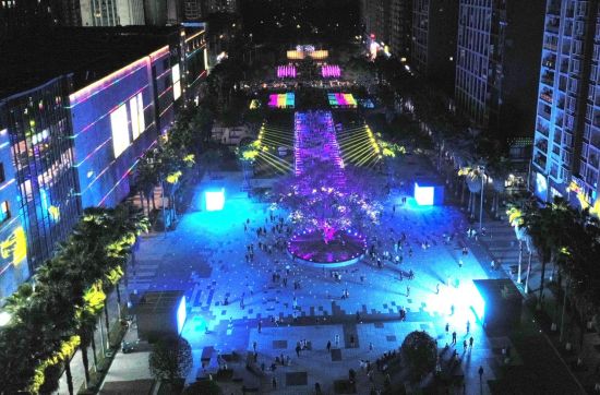 图为“长轴画卷•乐活寿廊”城市中轴线景观夜景。长寿区规划和自然资源局 供图 图为“长轴画卷•乐活寿廊”城市中轴线景观夜景。长寿区规划和自然资源局 供图