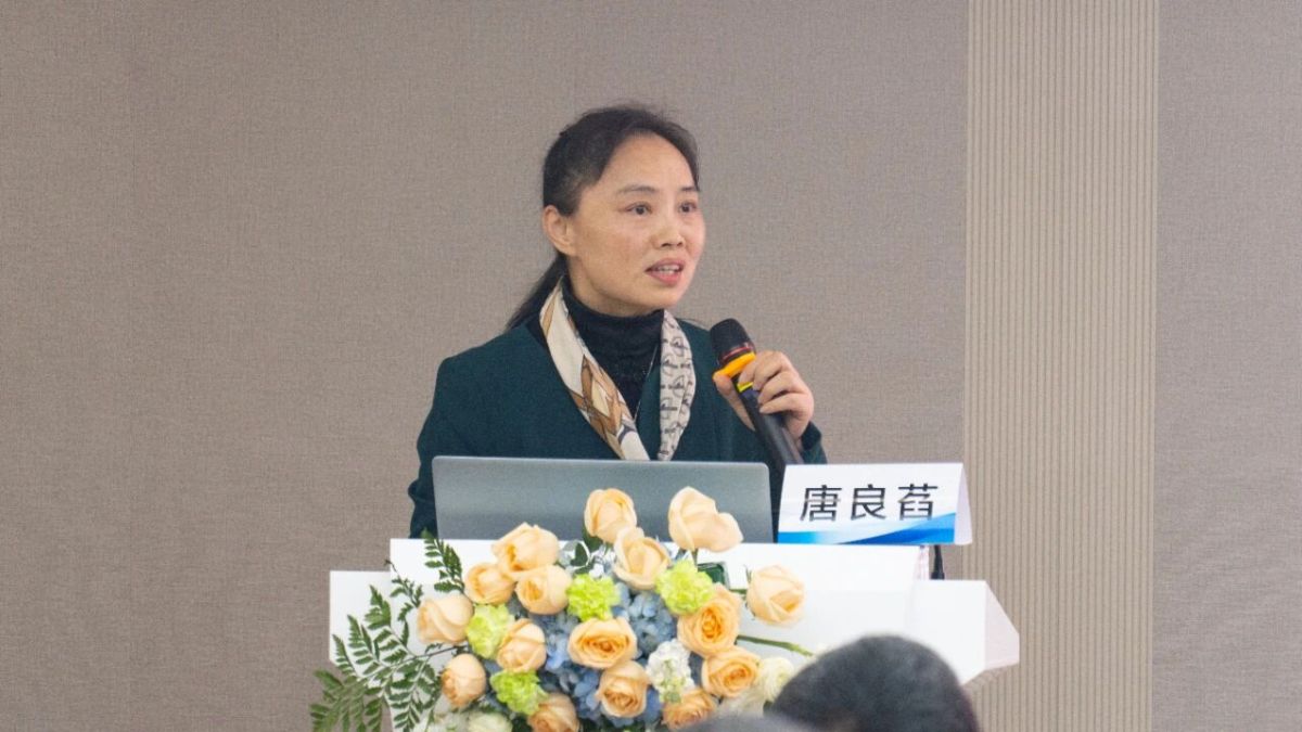 ͼΪ����ҽ�ƴ�ѧ������һҽԺ�����̽�����ר�ⱨ�档Ф���� ��