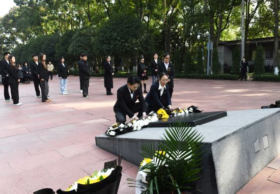 ͼΪ��ֳ���ʦ������������Ҿ����ʻ��������� ��