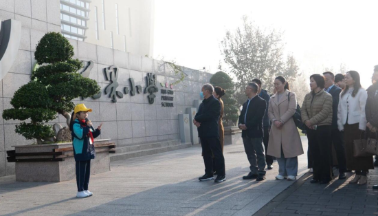 图为教育部“双名计划”名校长培养对象到校交流考察。合川区花果小学 供图 图为教育部“双名计划”名校长培养对象到校交流考察。合川区花果小学 供图