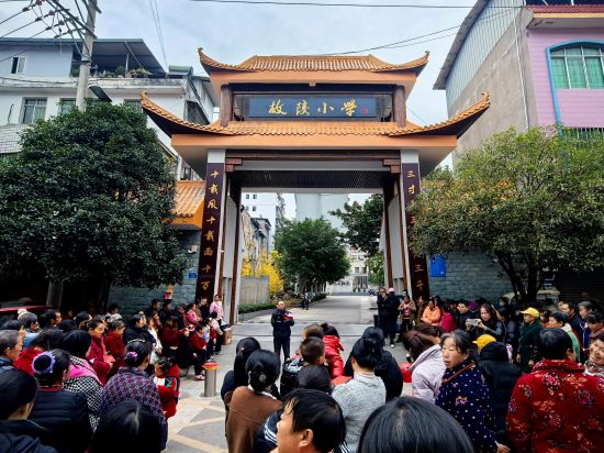 ͼΪ��ֳ����������̨���������ӽ硷��Ŀ ��ͼ