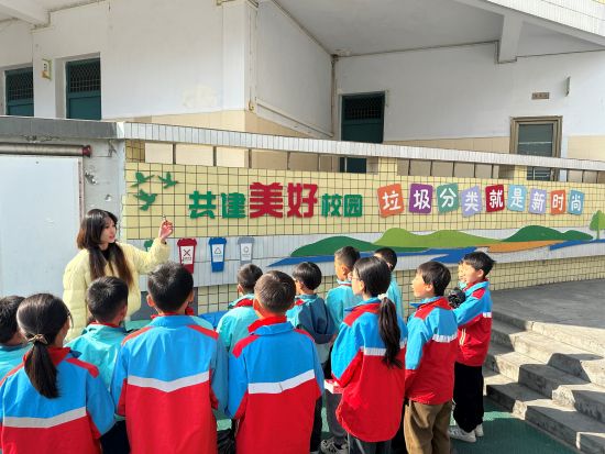 ͼΪ��ֳ����������̨���������ӽ硷��Ŀ ��ͼ