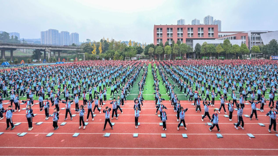 图为永川区五洲小学大课间展示。永川区五洲小学 供图 图为永川区五洲小学大课间展示。永川区五洲小学 供图