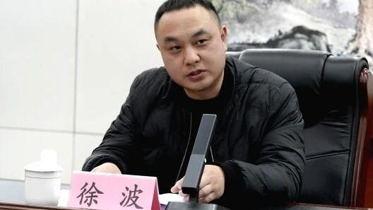 图为重庆翔顺服饰有限公司总经理徐波讲话。酉阳职教中心 供图 图为重庆翔顺服饰有限公司总经理徐波讲话。酉阳职教中心 供图