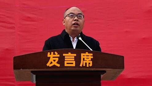 图为酉阳职业教育中心副校长冉俊江讲话。酉阳职业教育中心 供图 图为酉阳职业教育中心副校长冉俊江讲话。酉阳职业教育中心 供图