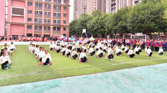 图为开幕式现场。南川区隆化第二小学校 供图 图为开幕式现场。南川区隆化第二小学校 供图