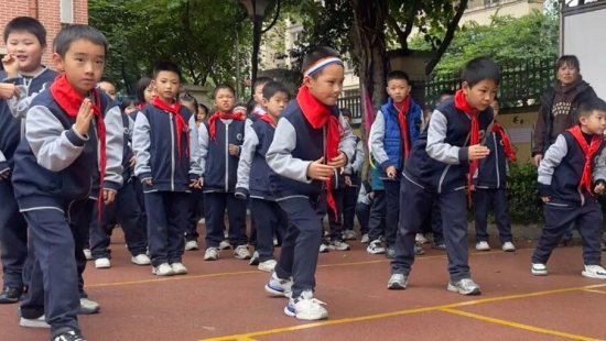 图为运动会现场。南川区隆化第二小学校 供图 图为运动会现场。南川区隆化第二小学校 供图