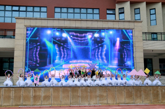 ͼΪ�赸���Ӽ��˳������ᶼ������ѧУ ��ͼ