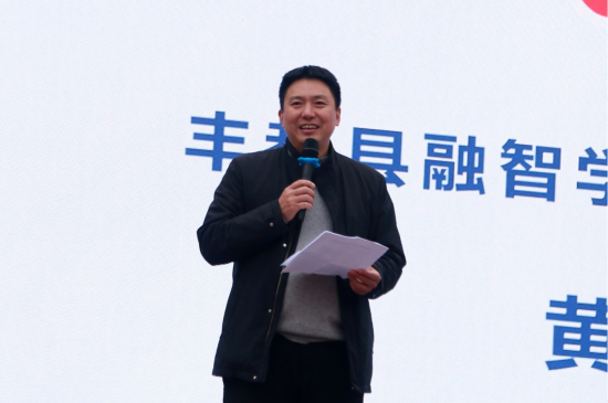 ͼΪ�ᶼ������ѧУ��ί��ǡ�У������Ȩ�´ǡ��ᶼ������ѧУ ��ͼ