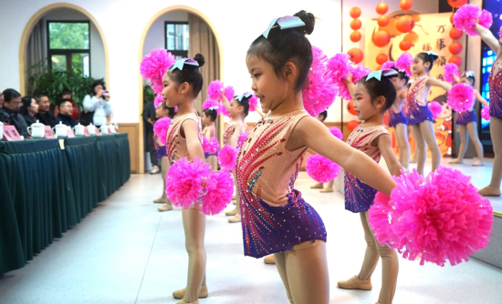 图为活动现场。李雪 摄 图为活动现场。李雪 摄