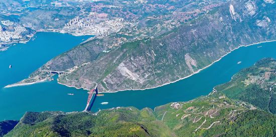 ͼΪ�����ɽ������̬��ɫ��¬���� ��