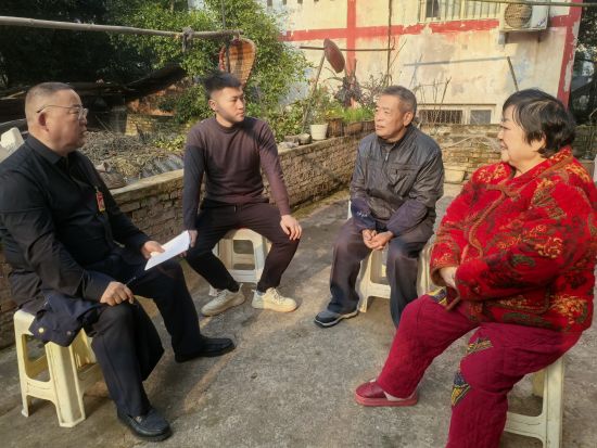 ͼΪ��Т�գ���һ���뻧�߷á��ܷ��߹�ͼ