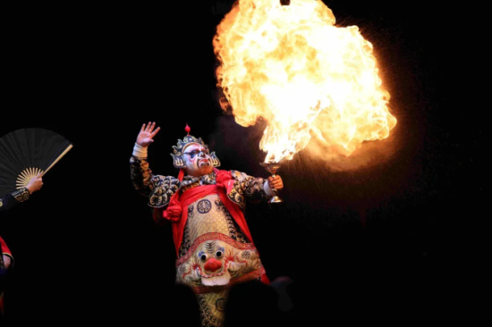 图为川剧表演剧照。重庆市川剧院 供图 图为川剧表演剧照。重庆市川剧院 供图